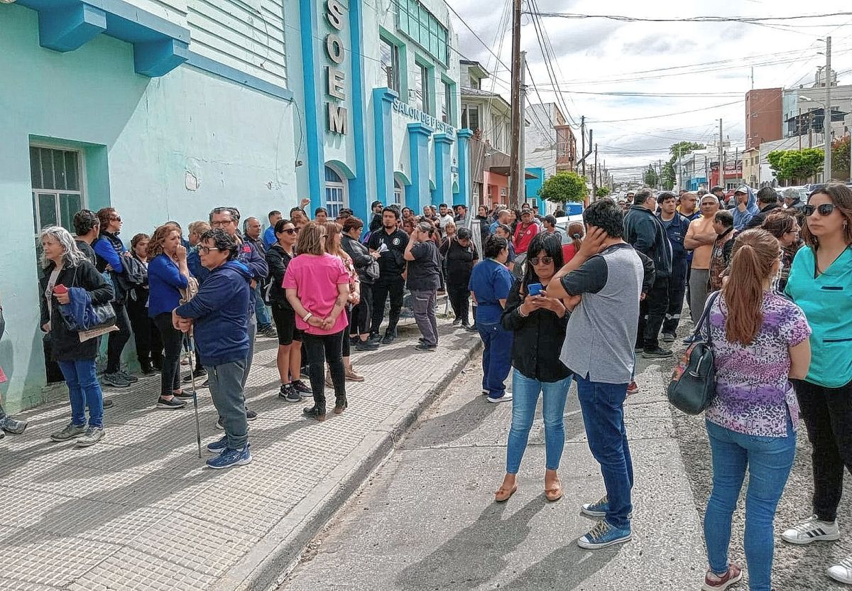 Empleados municipales reclamaron al SOEM por los acuerdos de paritarias
