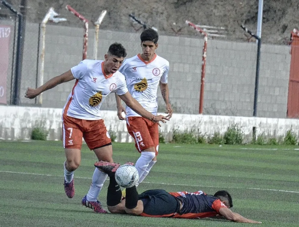 Golearon Huracán y Petroquímica