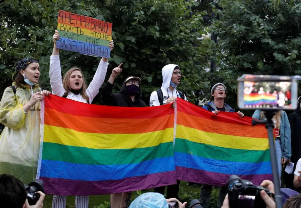 La Corte Suprema de Rusia prohibió el movimiento LGBTQ+ por "extremista"