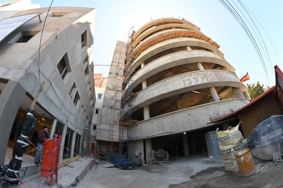 Arcioni inauguró la construcción y remodelación de la nueva sede de la Delegación del ISSyS de Comodoro 