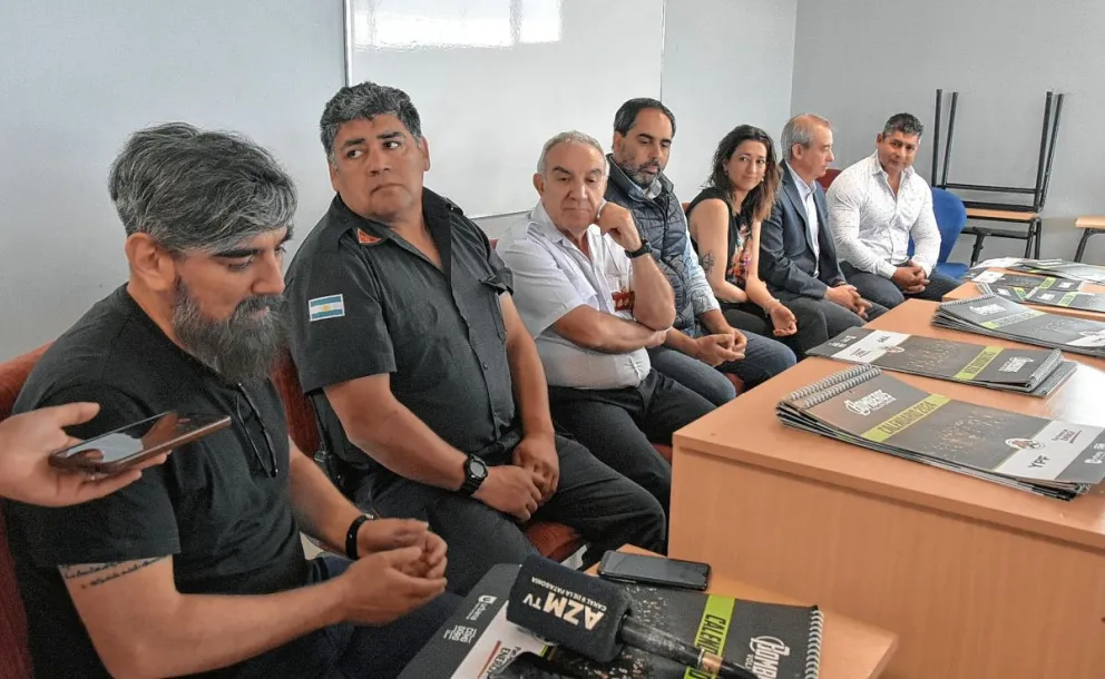 Se realizó el lanzamiento de los calendarios de Bomberos Voluntarios 2024
