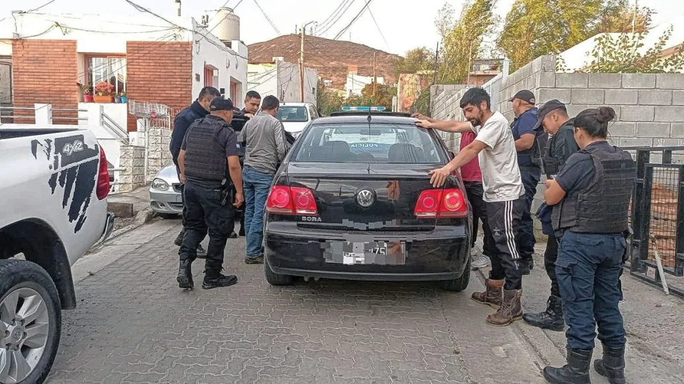 Bajó de un auto armado y empezó a los tiros hiriendo gravemente a un joven: 3 meses de prisión preventiva