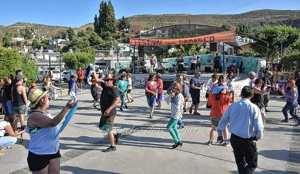 Abrió la convocatoria para participar en el 5° Festival del Damasco Patagónico en barrio Laprida