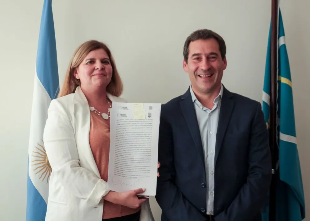Luque y Banfi firmaron un convenio histórico para la devolución del edificio de Tribunales