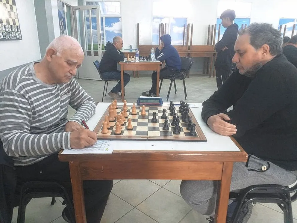 Daniel Lorelli lidera luego de la cuarta ronda