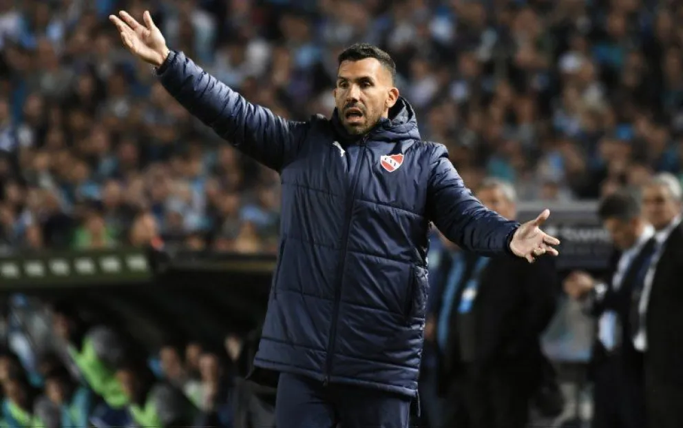 Carlos Tevez avisó que "seguramente firme este viernes" su contrato para continuar en Independiente