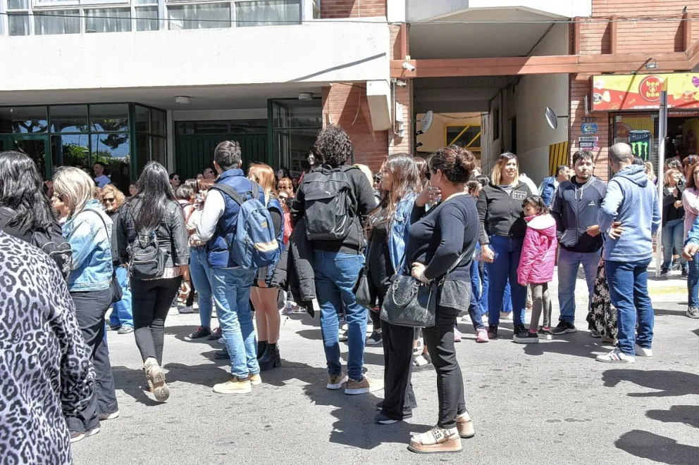 Municipales se manifestaron en reclamo por una recomposición salarial