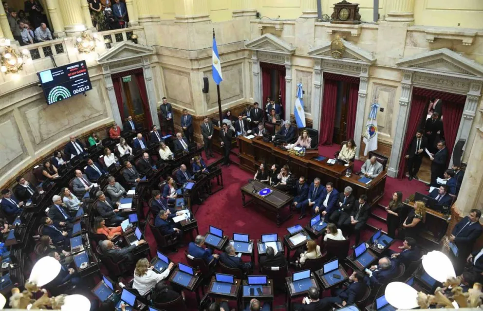 Los senadores electos tomaron juramento