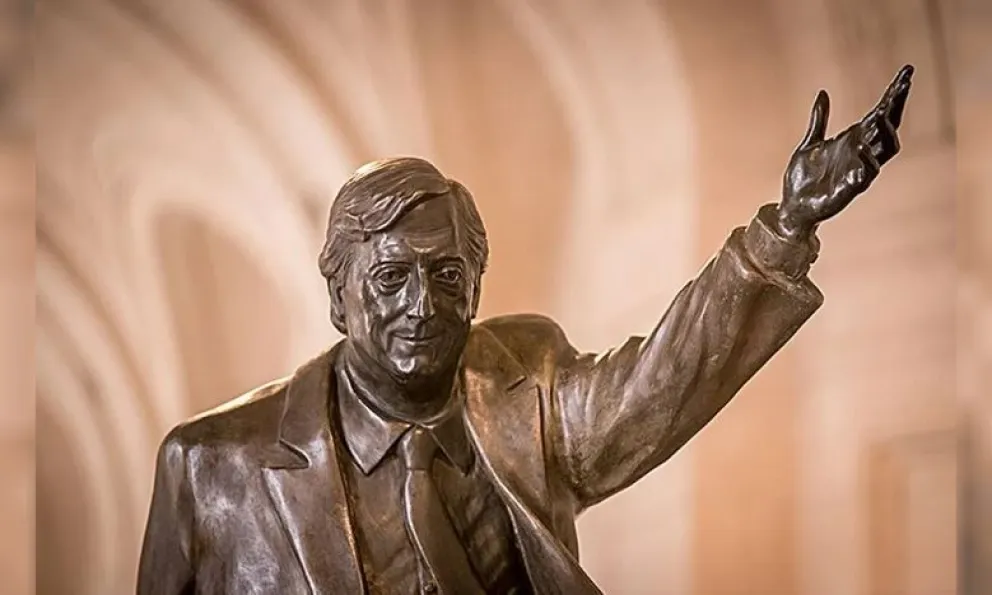 Confirmaron que Cristina Kirchner mandó a retirar la estatua de Néstor que estaba en el hall del CCK