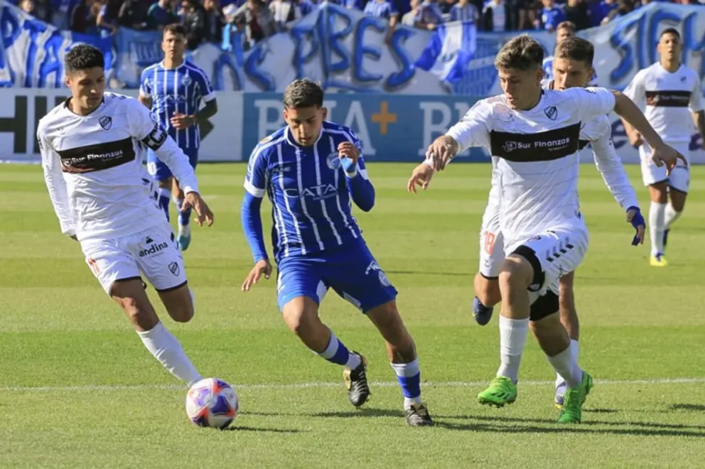 Platense y Godoy Cruz de Mendoza definen el primer finalista de la Copa de la Liga
