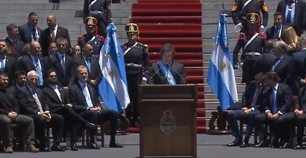 Milei: "Hoy comienza una nueva era en la Argentina de paz y prosperidad"