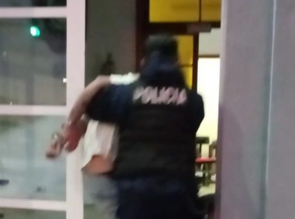 Lo demoraron por encontrarse en estado de ebriedad e incitar a reñir a la policía