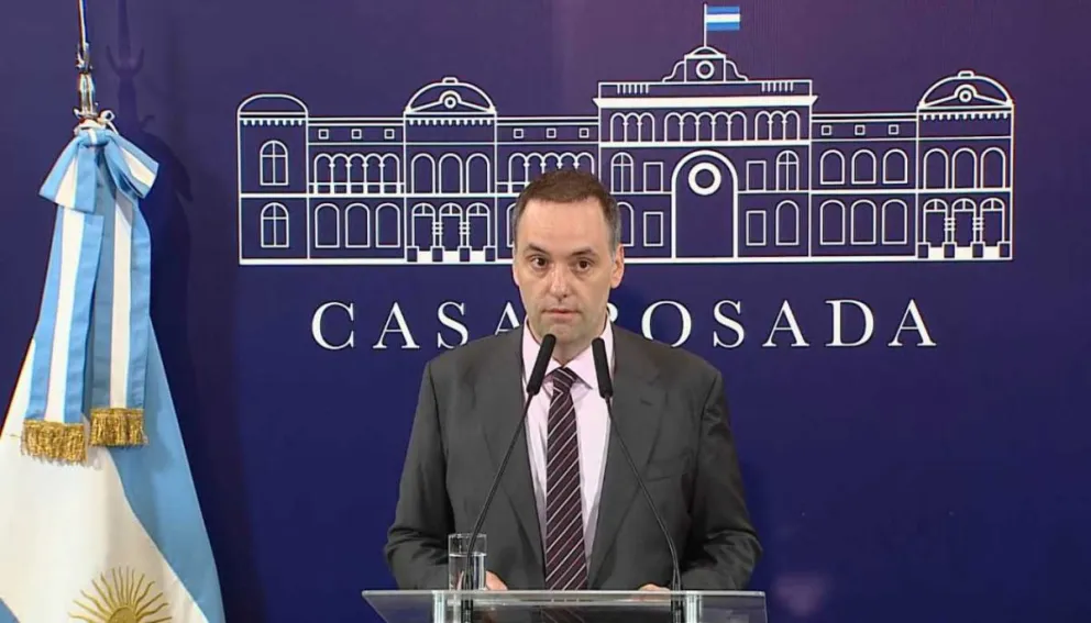 Adorni estimó que la reducción de subsidios en transporte y servicios regirá “a partir del primero de enero”