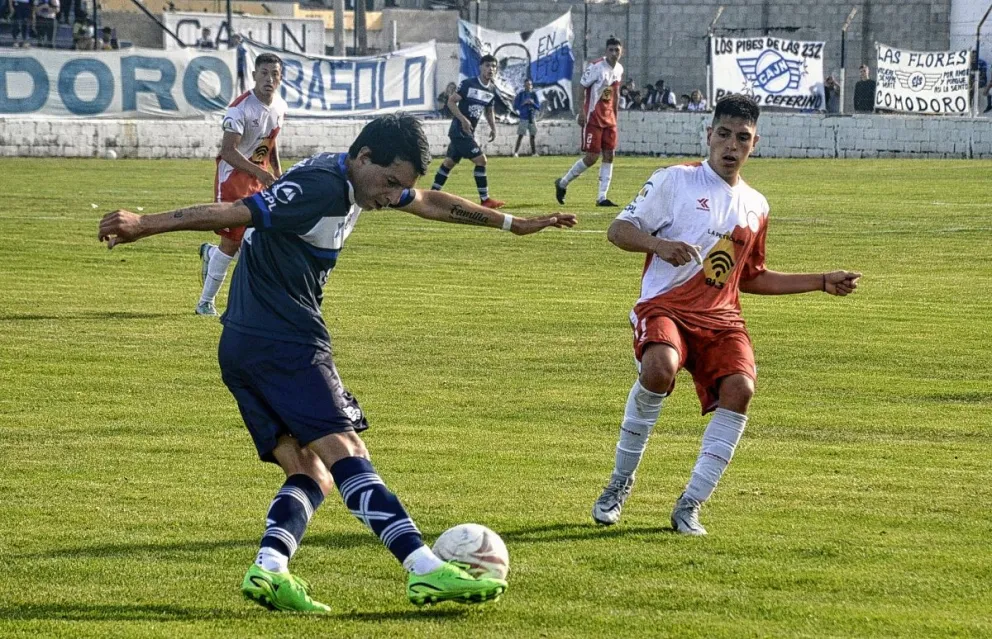 Jorge Newbery se adueñó del primer chico