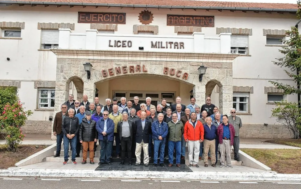 La tercera promoción del Liceo Militar Gral. Roca 1969 -1973 festejó el 50 Aniversario de su Egreso