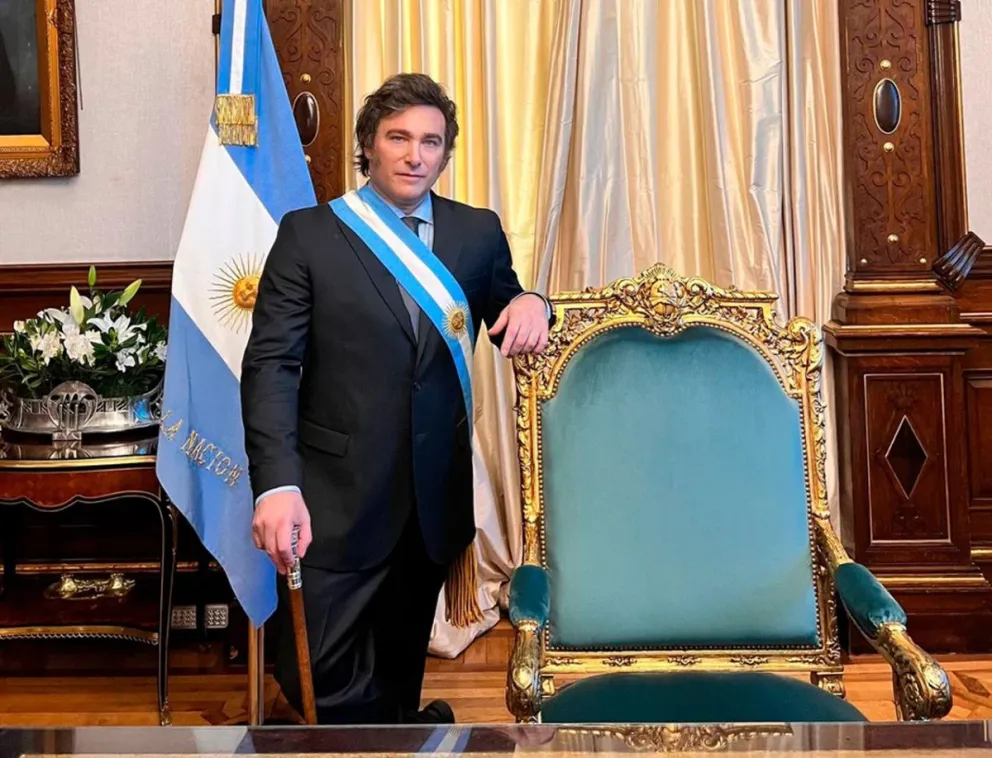 Milei brindó sus primeras declaraciones como Presidente: "Nunca la noche le ganó al día"