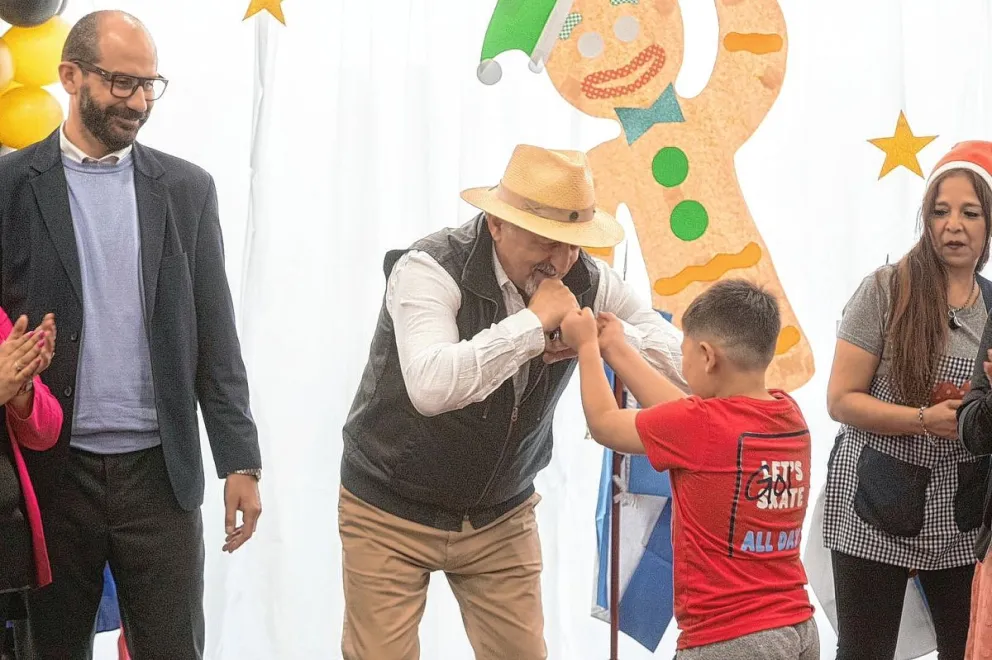Macharashvili anunció la obra de  techado del playón del CPB Los Grillitos