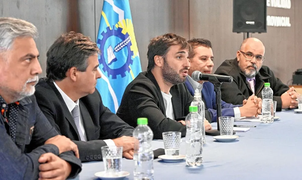 Torres anunció el pago del aguinaldo para el jueves