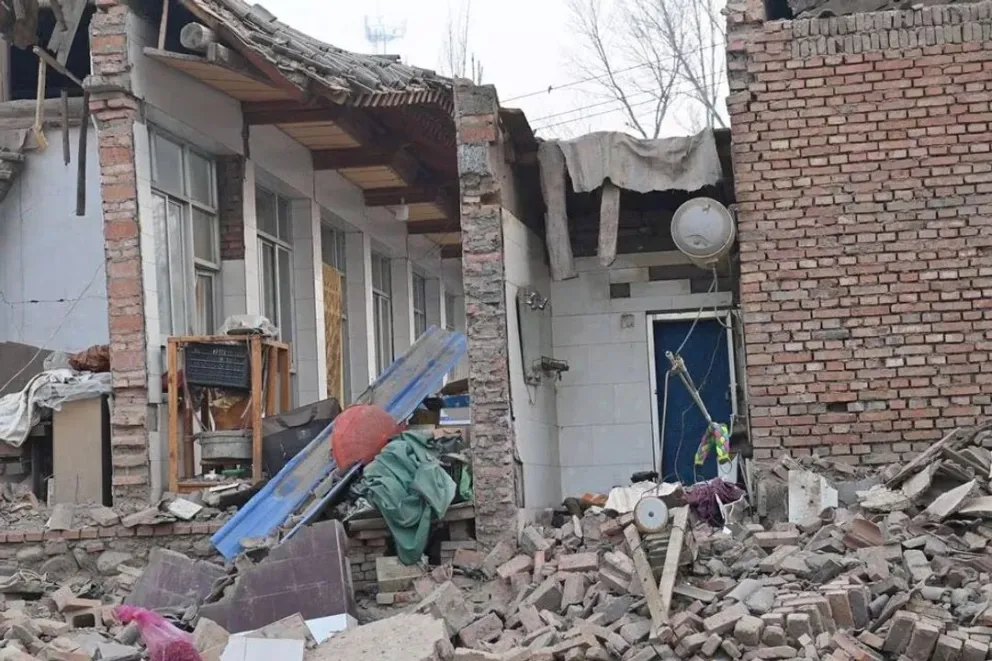Trágico terremoto en China dejó más de 100 muertos