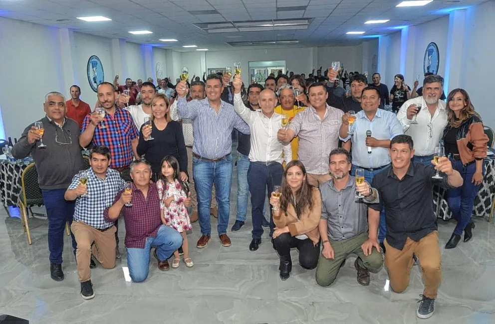 La Sede Sarmiento de Petroleros Jerárquicos  realizó un brindis para compartir el cierre de año