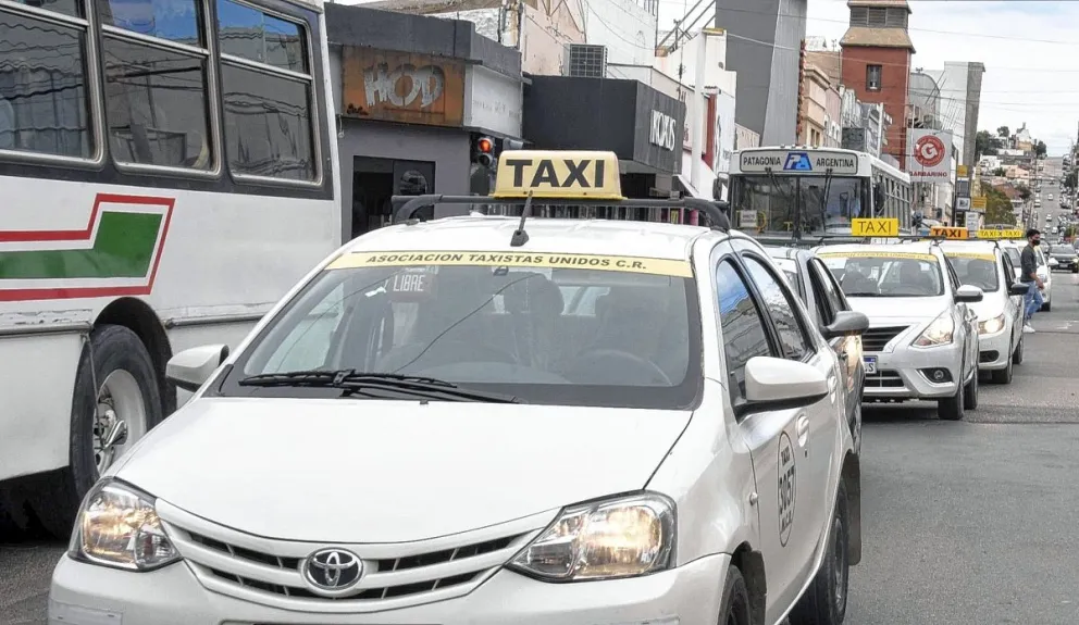 Taxistas solicitaron declarar la emergencia en el servicio y actualizar la tarifa