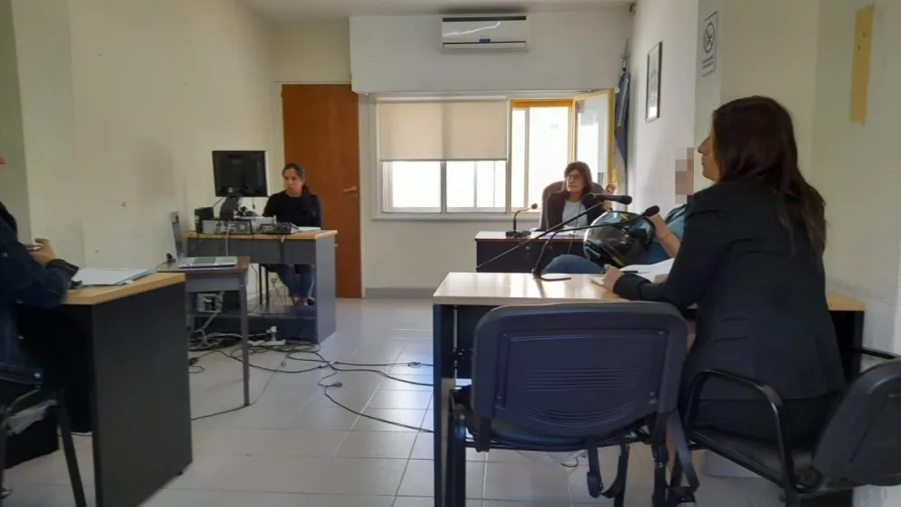 Descargaba videos de abuso sexual infantil en la escuela y fue imputado 
