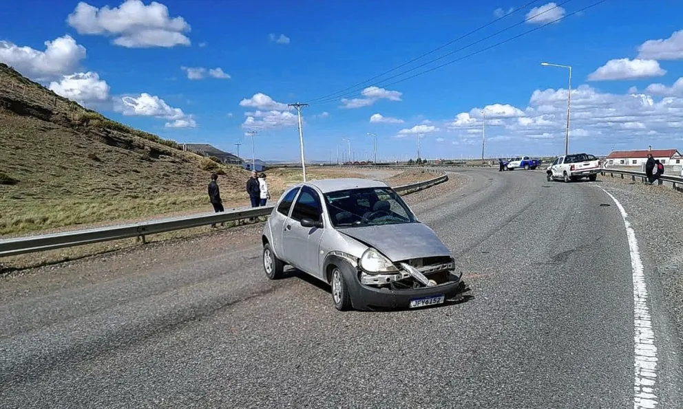 Choque frontal cerca del puente de Güer Aike deja un saldo de 5 personas hospitalizadas