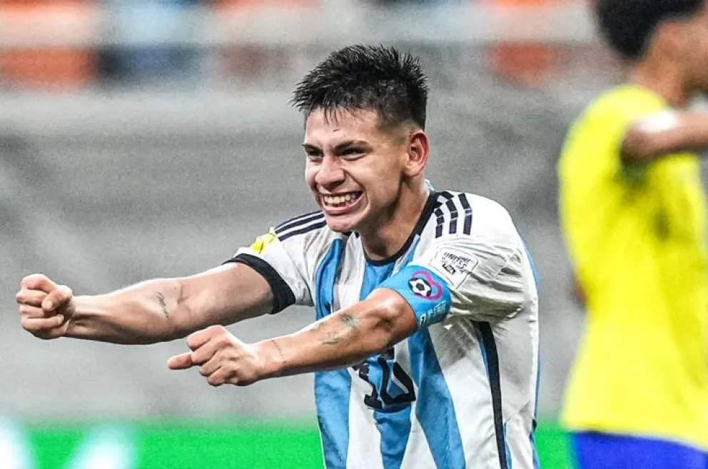 El "Diablito" Echeverri en los planes del Manchester City: la oferta que llegaría a River y cuándo se iría