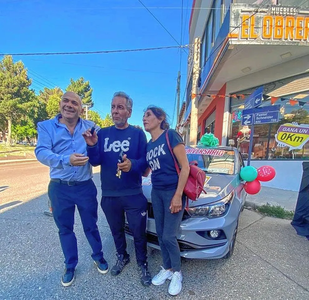 Muebles El Obrero sorteó un automóvil cero kilómetro