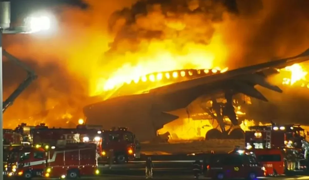 Fatal incendio de un avión en Tokio: al menos 5 muertos