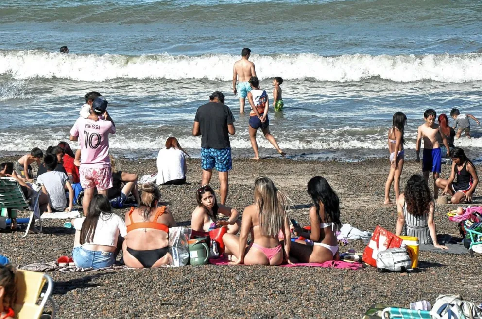 Los comodorenses colmaron las playas: la temperatura alcanzó los 31 grados