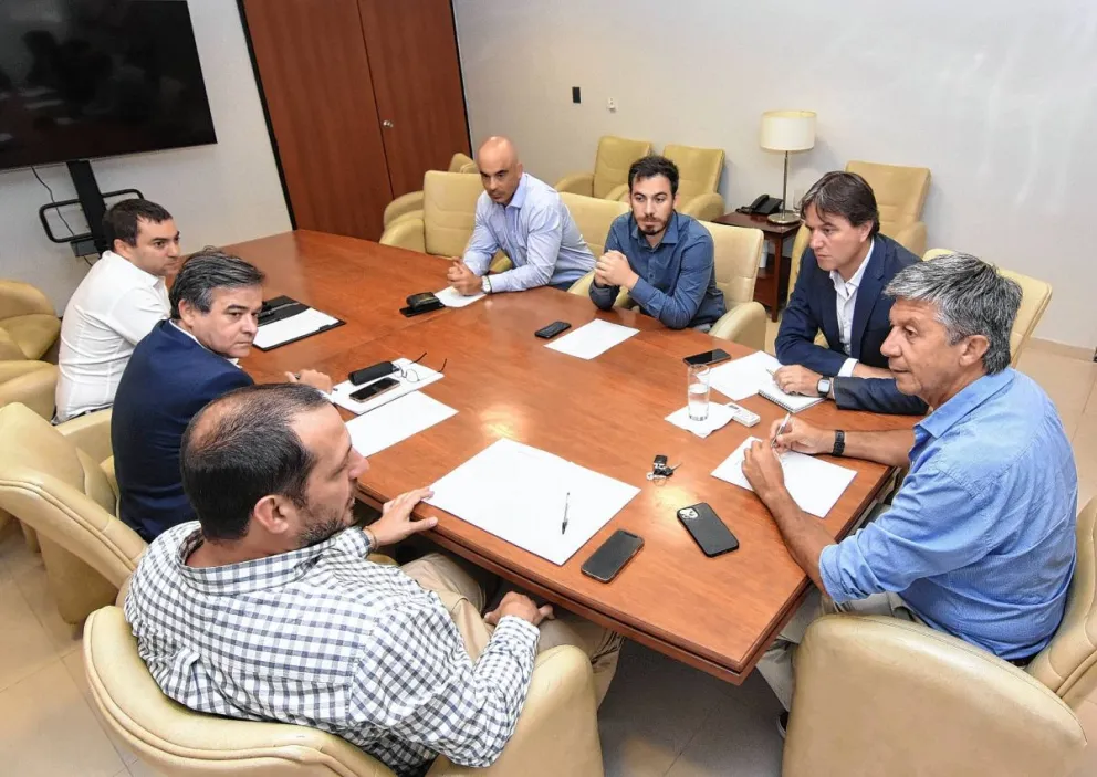 Menna se reunió con funcionarios del Ejecutivo y avanzaron en el diseño de la próxima agenda legislativa