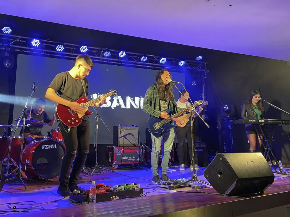 Comienza Plaza Joven, un espacio pensado para la juventud y la difusión de la música de Comodoro