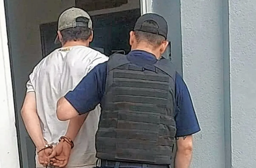 Retiró 2 millones de pesos en el banco y un sujeto lo abordó para robarle