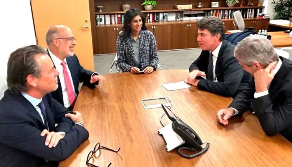 Reunión clave entre el Gobierno y el FMI para reanudar desembolsos