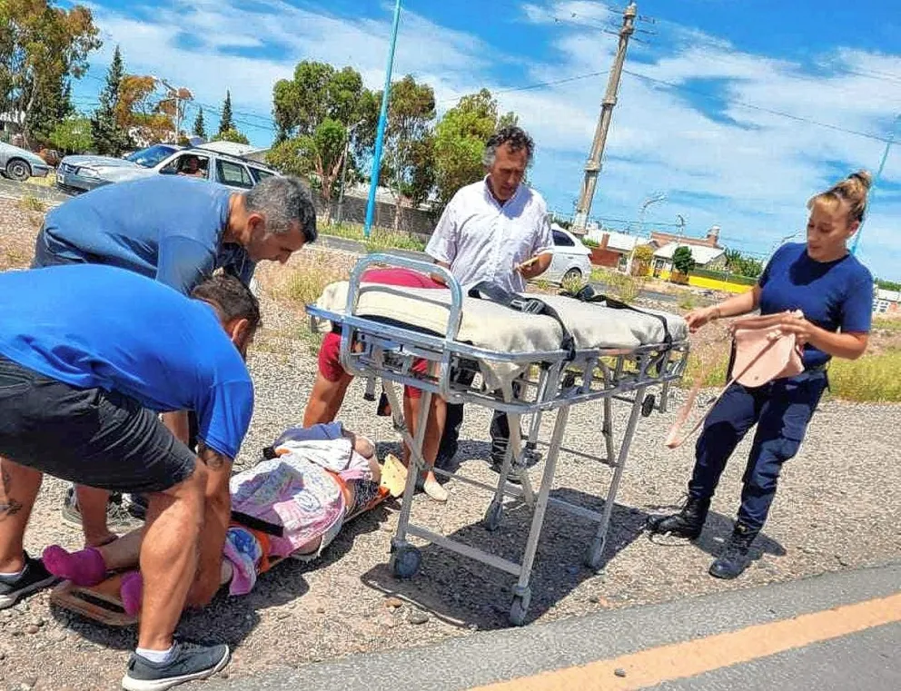 Por evitar un choque conductor atropelló a una mujer en acceso de Trelew y le provocó múltiples fracturas
