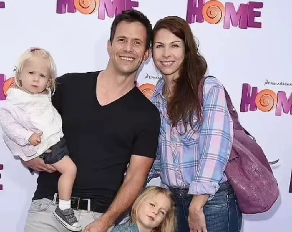El actor Christian Oliver y sus hijas mueren en un accidente aéreo en el Caribe