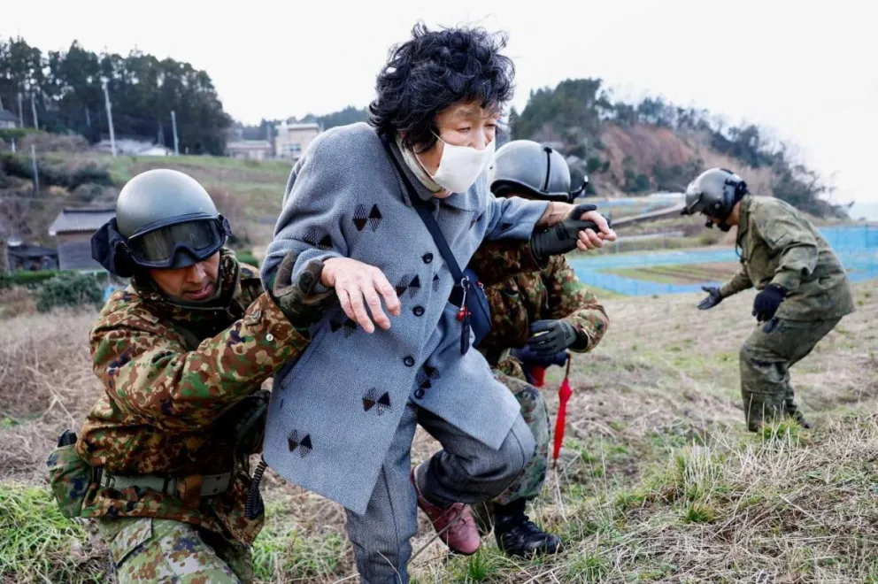 Ascienden a 110 los muertos por el potente terremoto en Japón