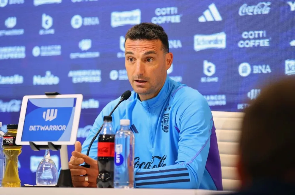 Scaloni fue homenajeado en Pujato y una calle ya lleva su nombre