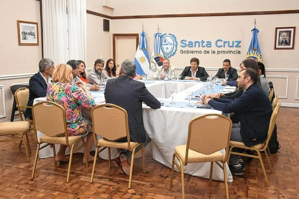 El Gobierno de Santa Cruz y las Comisiones de Fomento avanzan en acuerdos para generar equilibrio financiero y fiscal