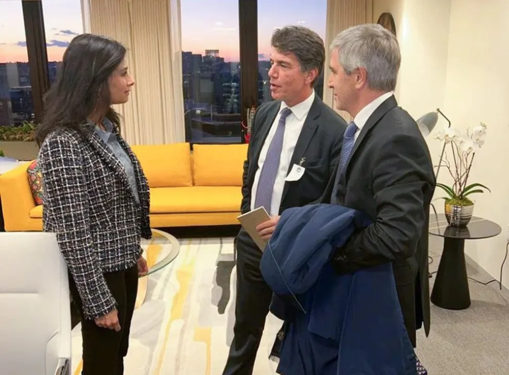 Tras un primer encuentro “positivo”, continúan las reuniones entre el Gobierno y el FMI para destrabar el giro de fondos