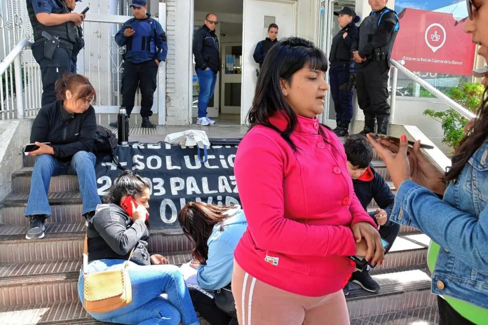 Viviendas Radio Estación: “O nos dan lo que ya nos prometieron o que nos reubiquen, no podemos seguir esperando”
