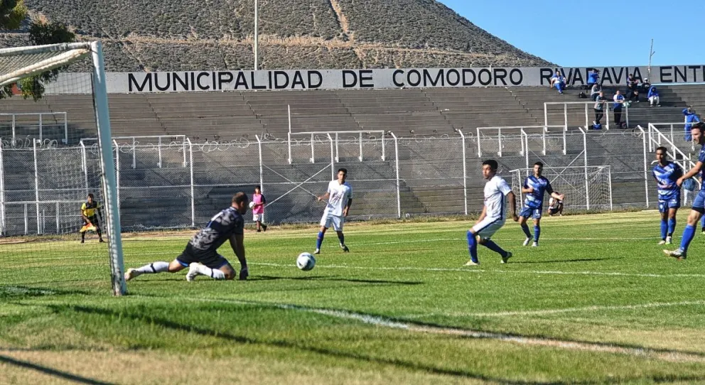 C.A.I. y Newbery a la caza de las semifinales