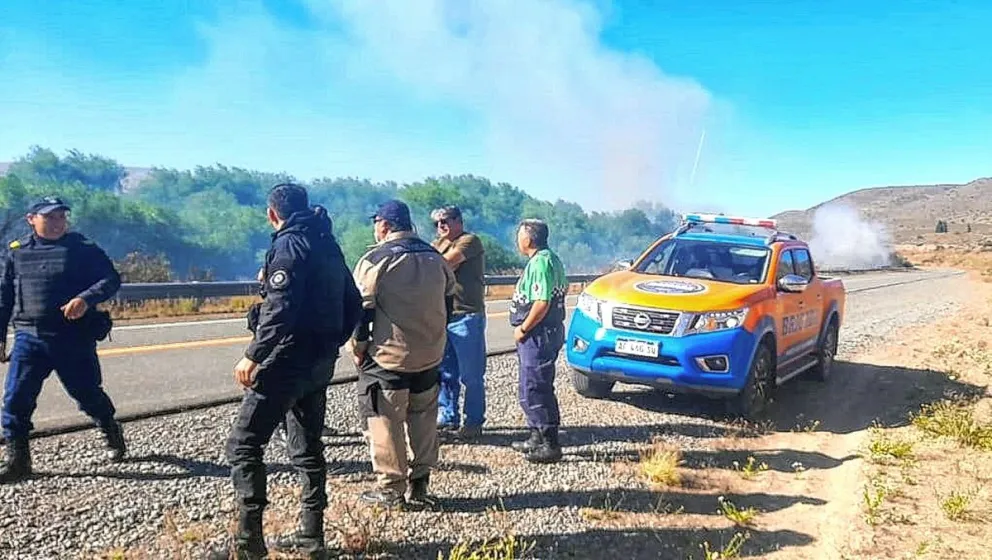 Provincia logró sofocar con éxito un incendio en la zona de Tecka luego de un intenso trabajo coordinado