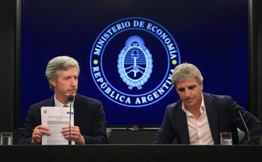 Caputo advirtió que si el Congreso no aprueba la ley ómnibus habrá medidas "más duras”