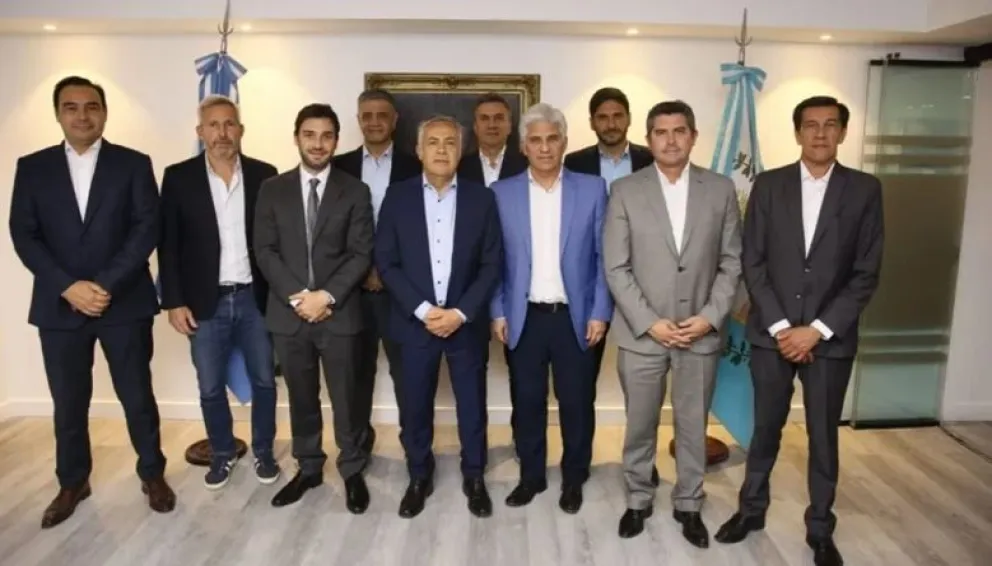 Ley ómnibus: Francos y Caputo se reunieron con los gobernadores de JxC y quedaron en analizar cambios para economías regionales