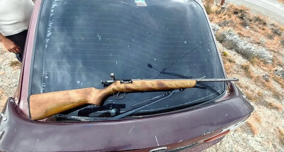Detienen a un hombre en una zona rural cerca de Deseado por portar un arma de fuego