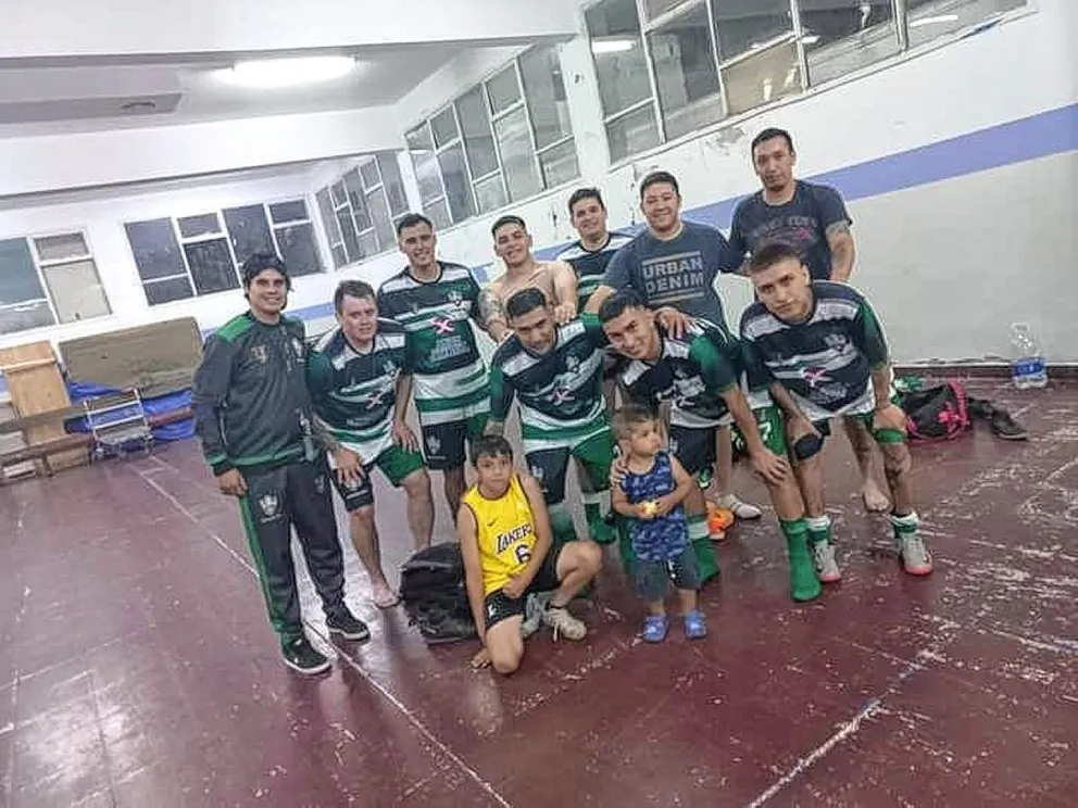 Goleó 70/30 y continúa en competencia