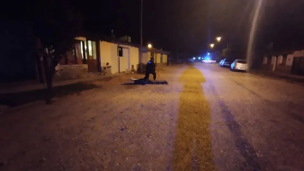 Femicidio en Trevelin: Un hombre mató a su pareja de 8 puñaladas cuando salía de su casa