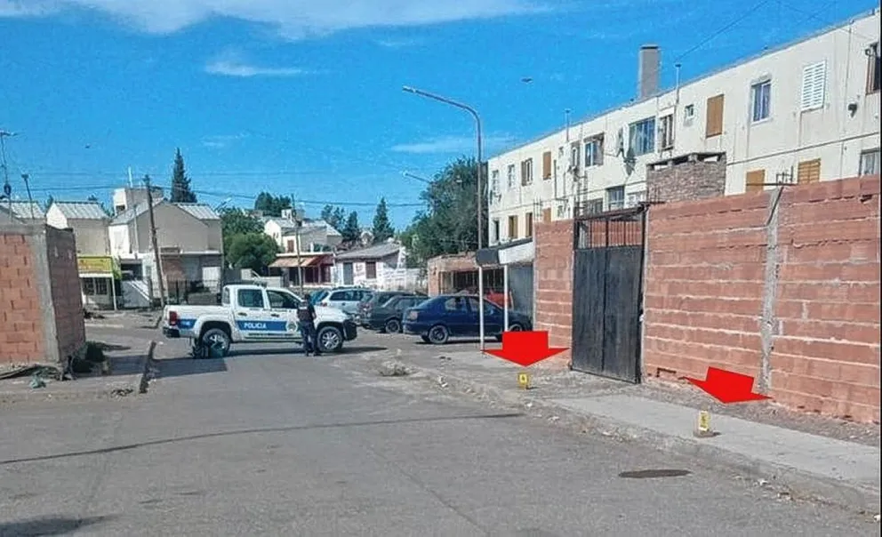 Hieren de varios balazos a joven en las Mil Viviendas de Trelew y hasta anoche estaba grave; buscan al autor